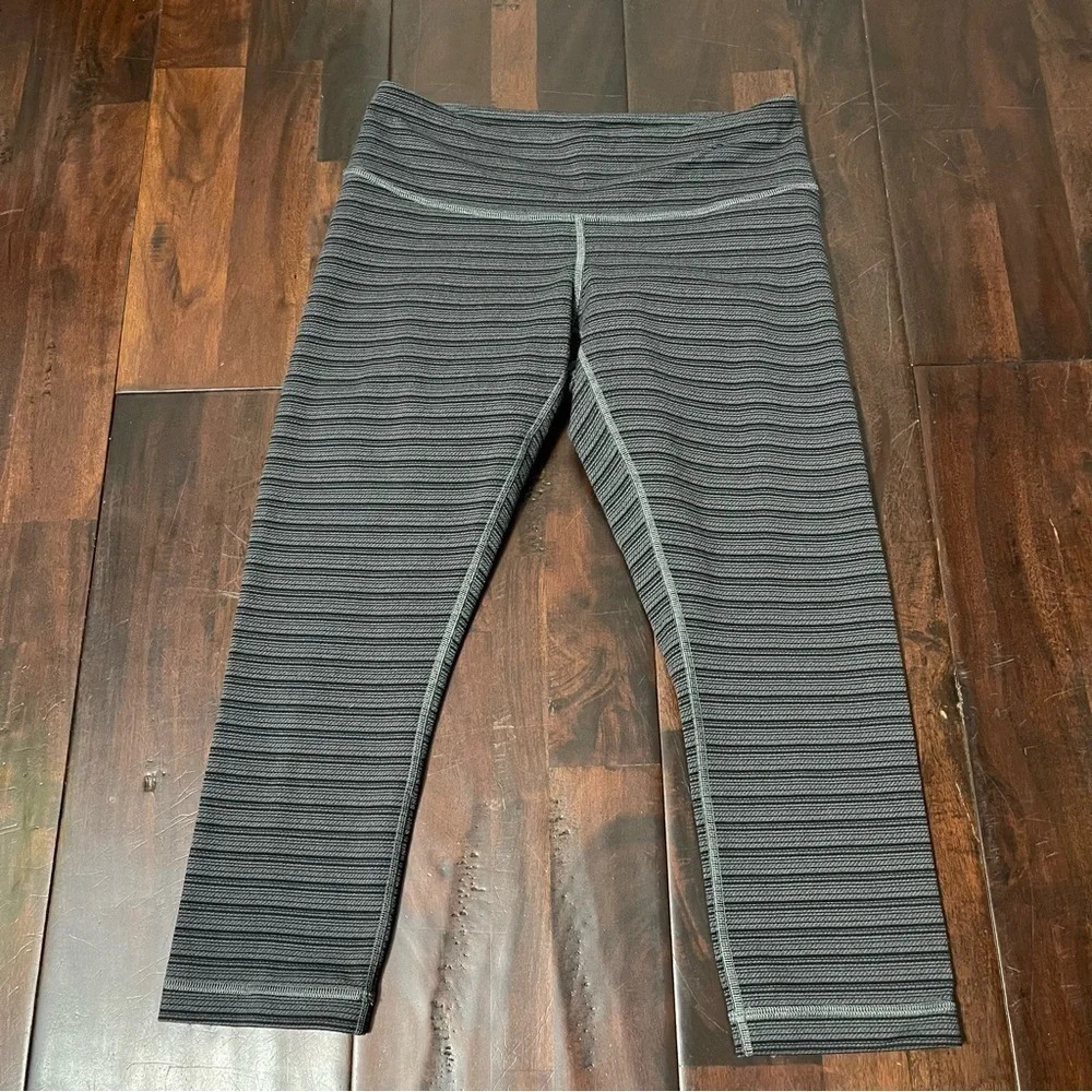 Lululemon Wunder Under Crop 8 Black And Gray Striped Women’s Workout Athletic